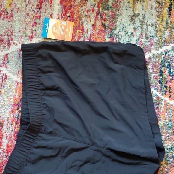 Columbia women's blossom bay shorts with UV protection NWT - Picture 2 of 9